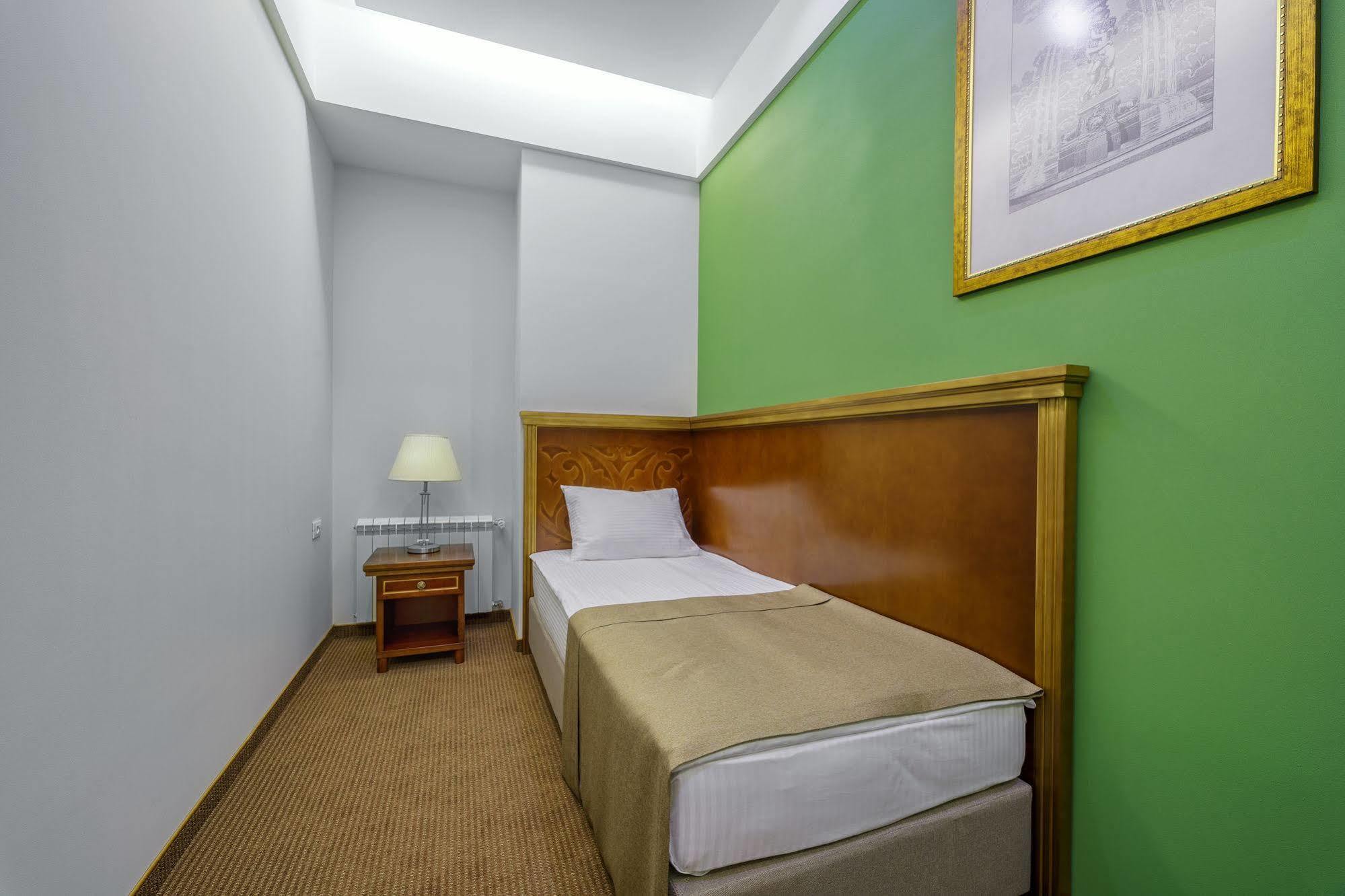 Alarus Luxe Hotel Odessa Exterior foto